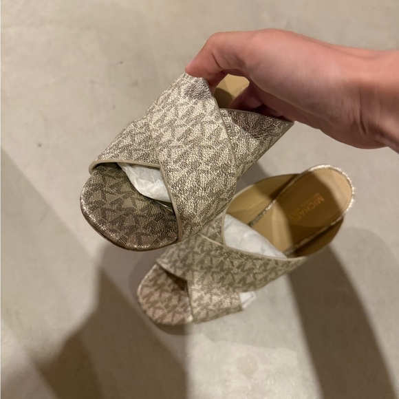 New authentic Michael Kors gold mules high heel shoes - Picture 4 of 5